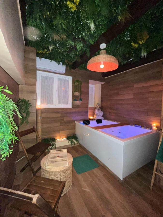 דירות Le Balneo Jacuzzi Vieil Antibes Safranier מראה חיצוני תמונה
