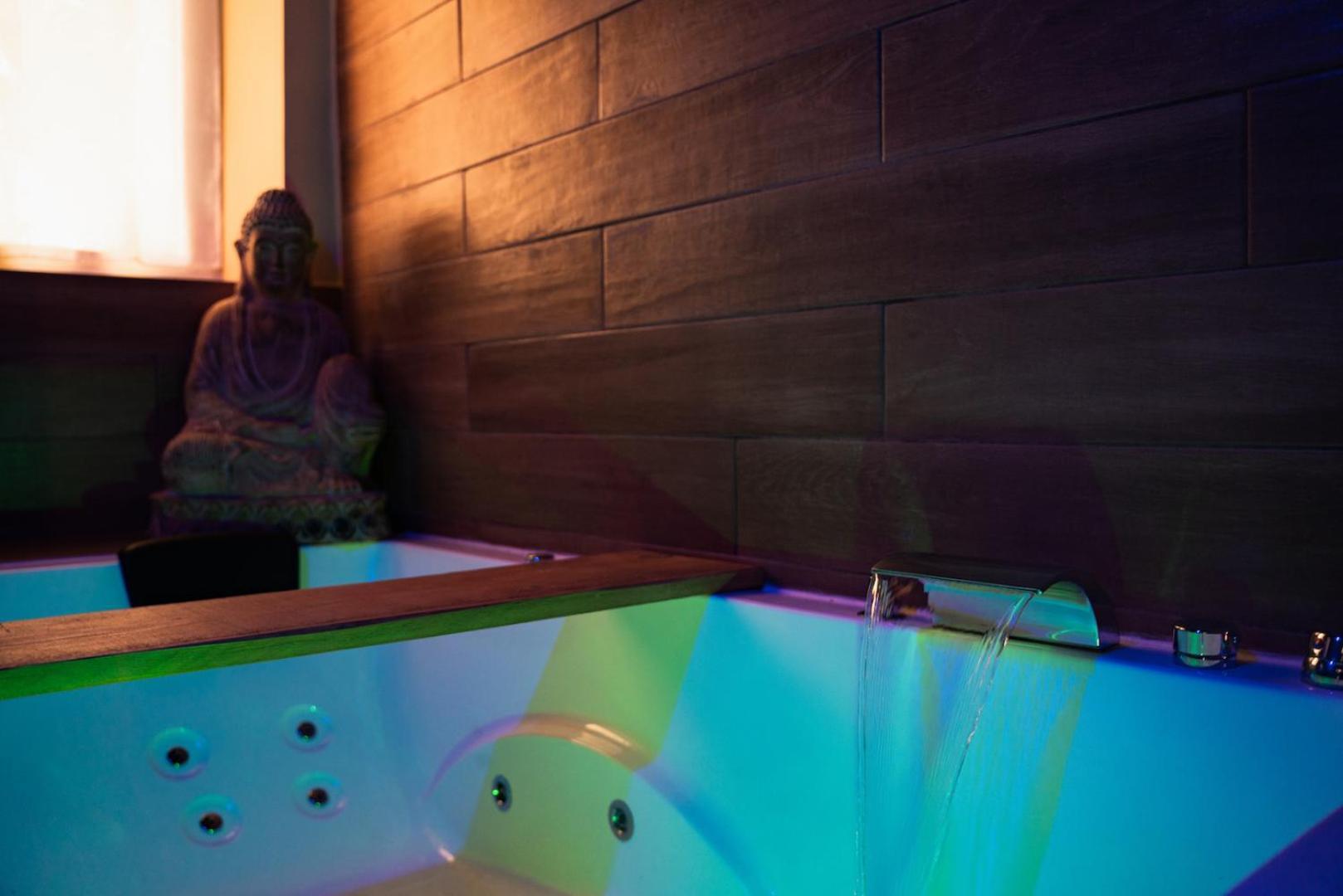 דירות Le Balneo Jacuzzi Vieil Antibes Safranier מראה חיצוני תמונה